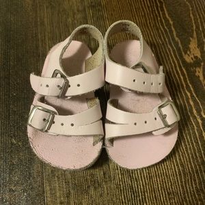 GUC Saltwater Sandals Sea Wees size 2